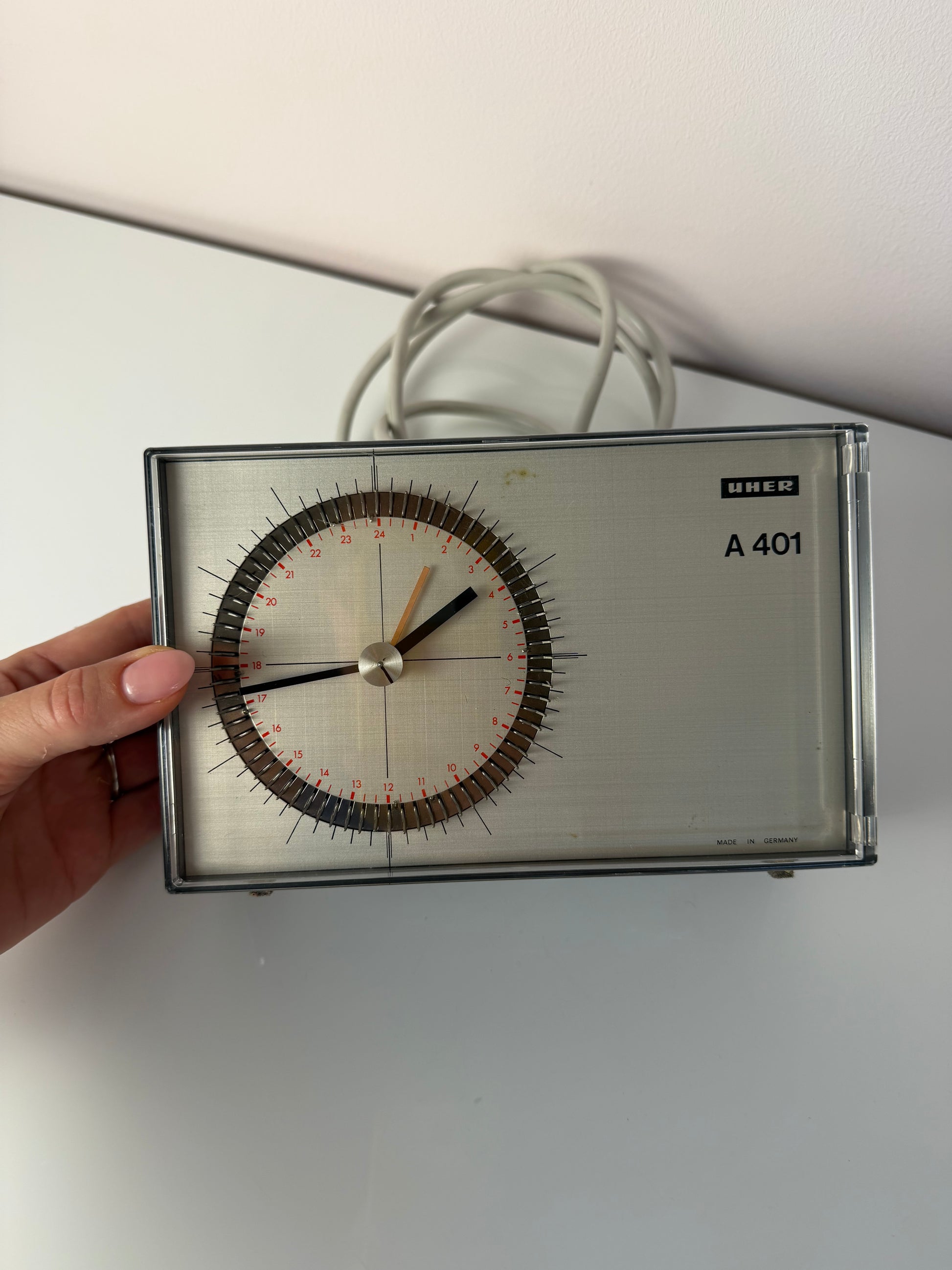Schaltuhr A 401 von Uher