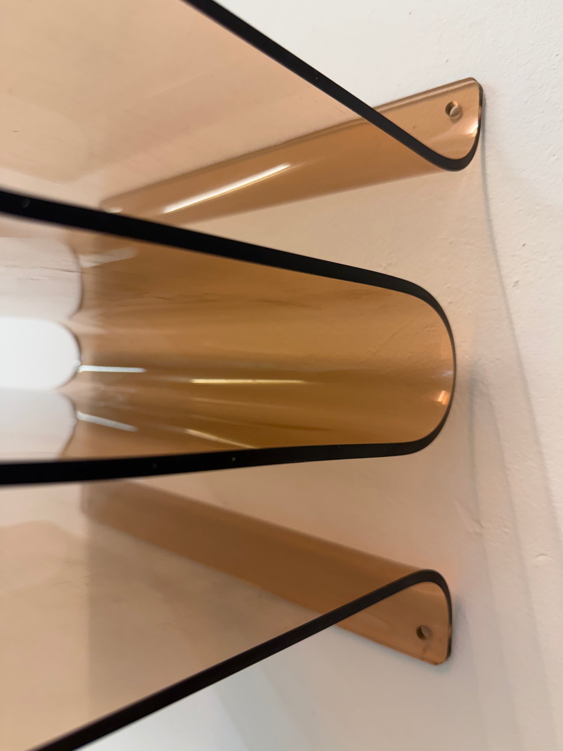 Zeitschriftenständer hellbraun Plexiglas