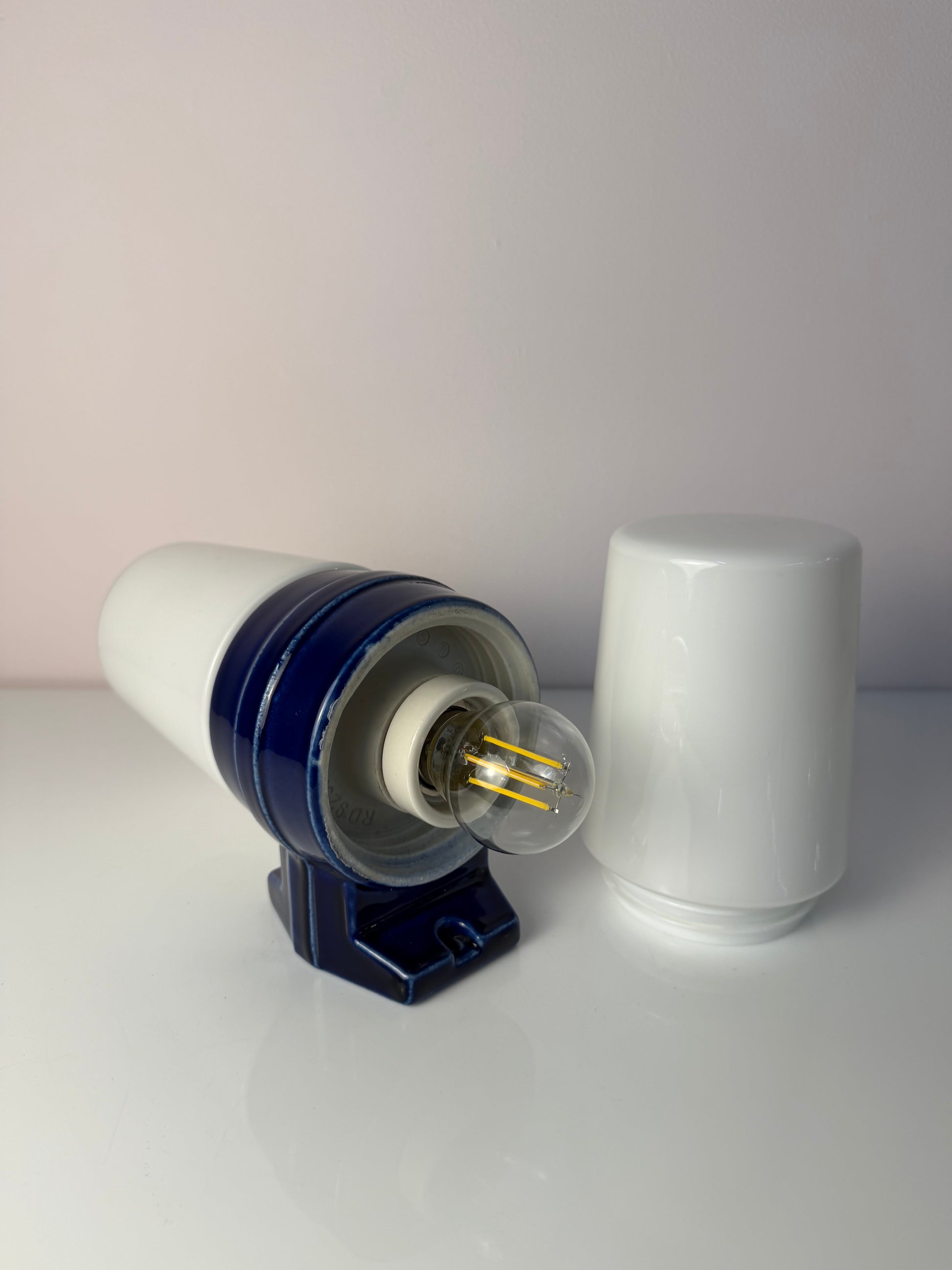 Wandlampe Modell 6065 blau von Sigvard Bernadotte für Ifö