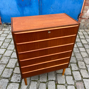Kommode Teak mit Schloss aus Dänemark