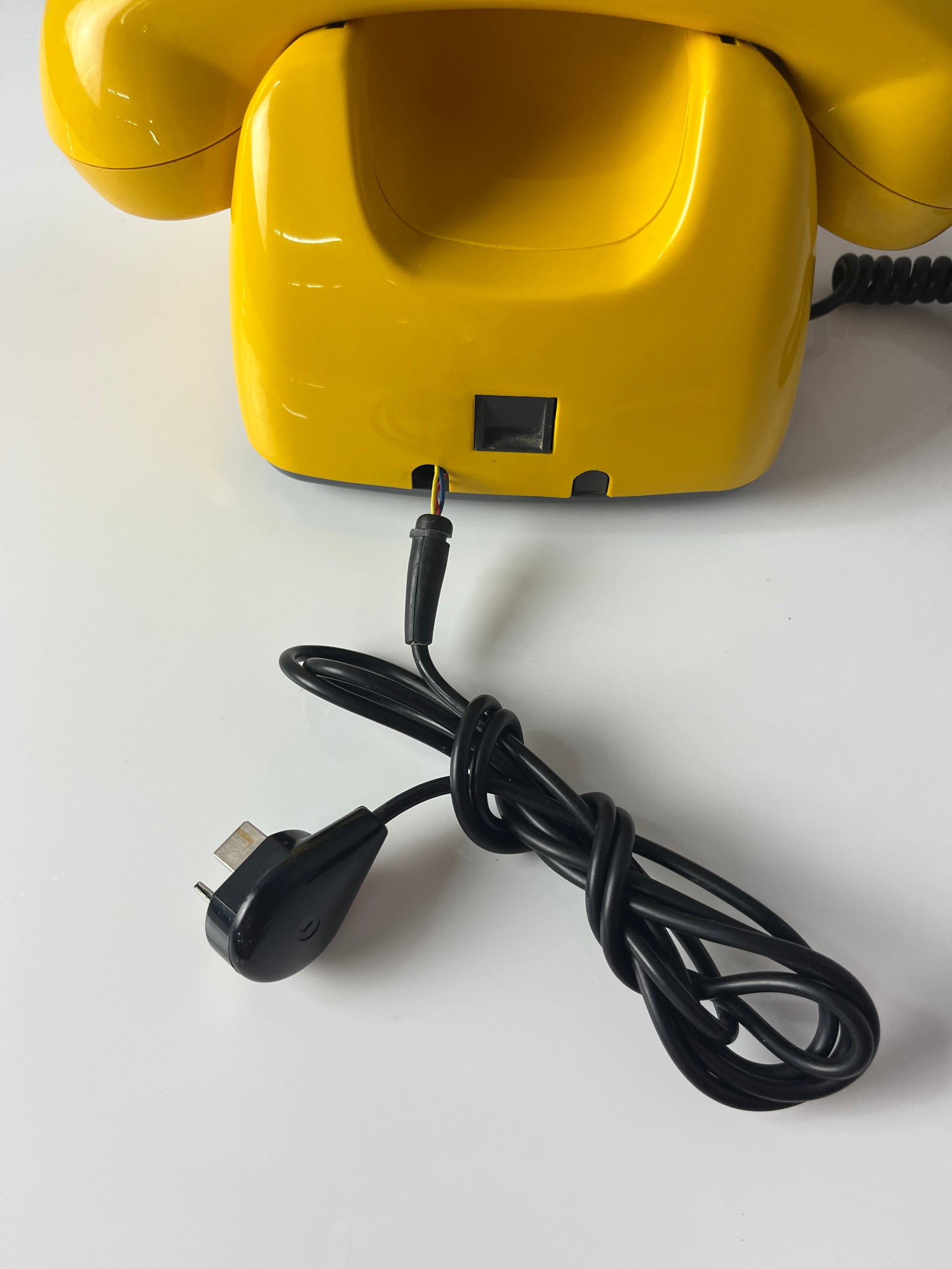 Telefon Modell 73 D gelb von Kirk