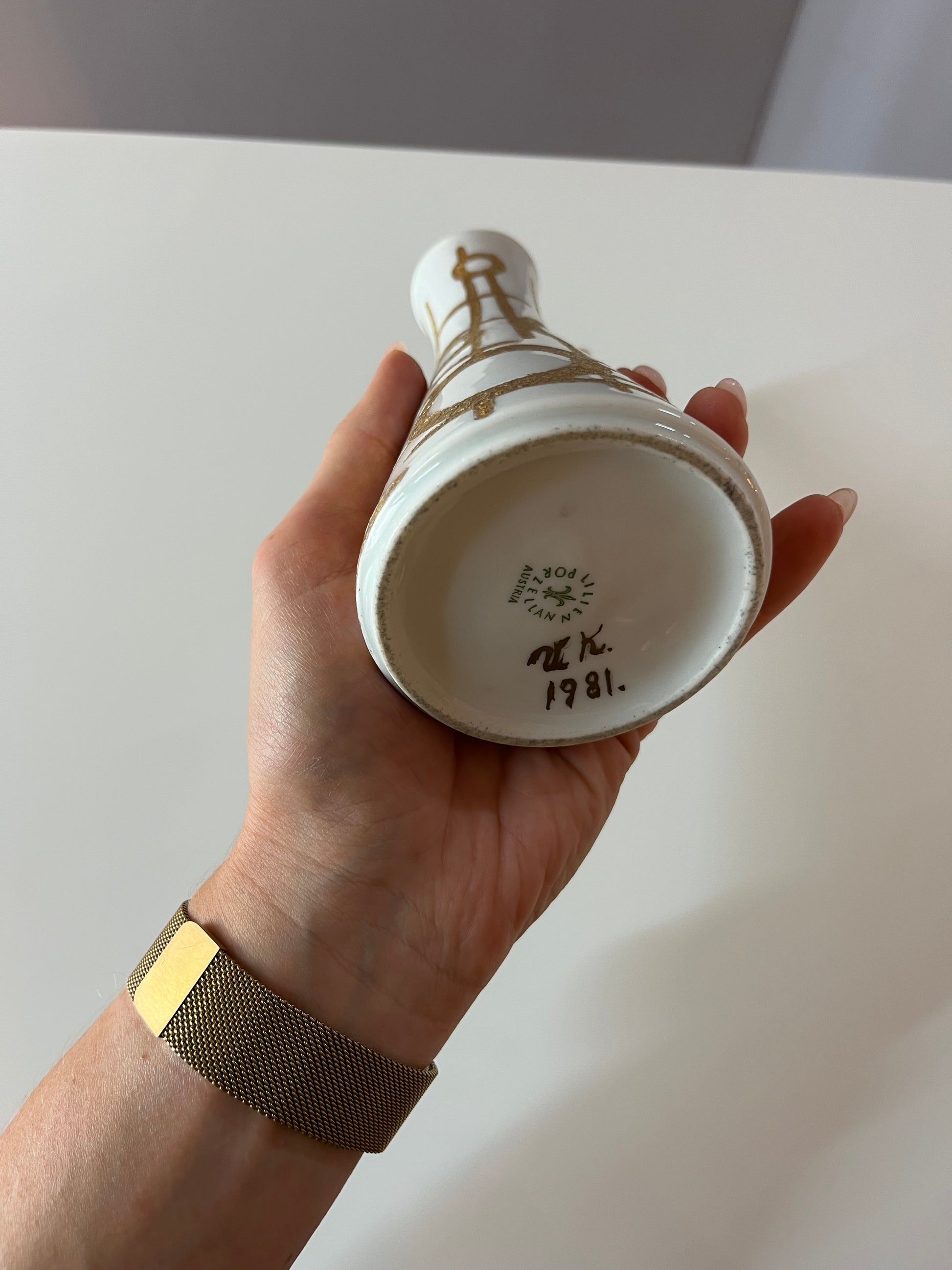 Vase weiß gold von Vera Kristansen für Lilien Porzellan