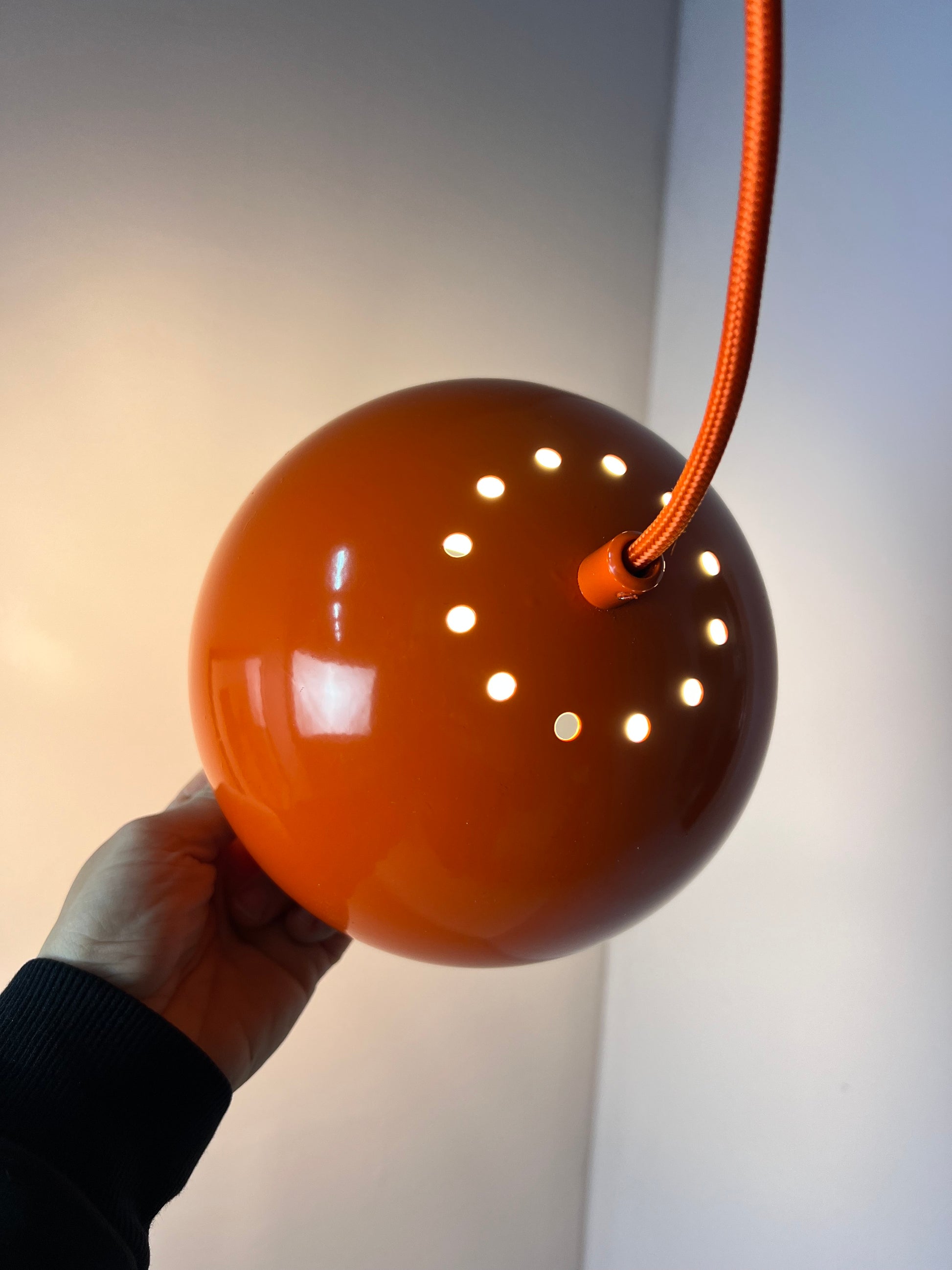 Kugellampe neu lackiert orange aus Dänemark