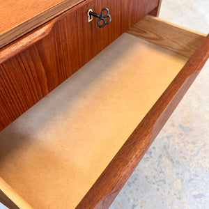Kommode Teak mit Schloss aus Dänemark