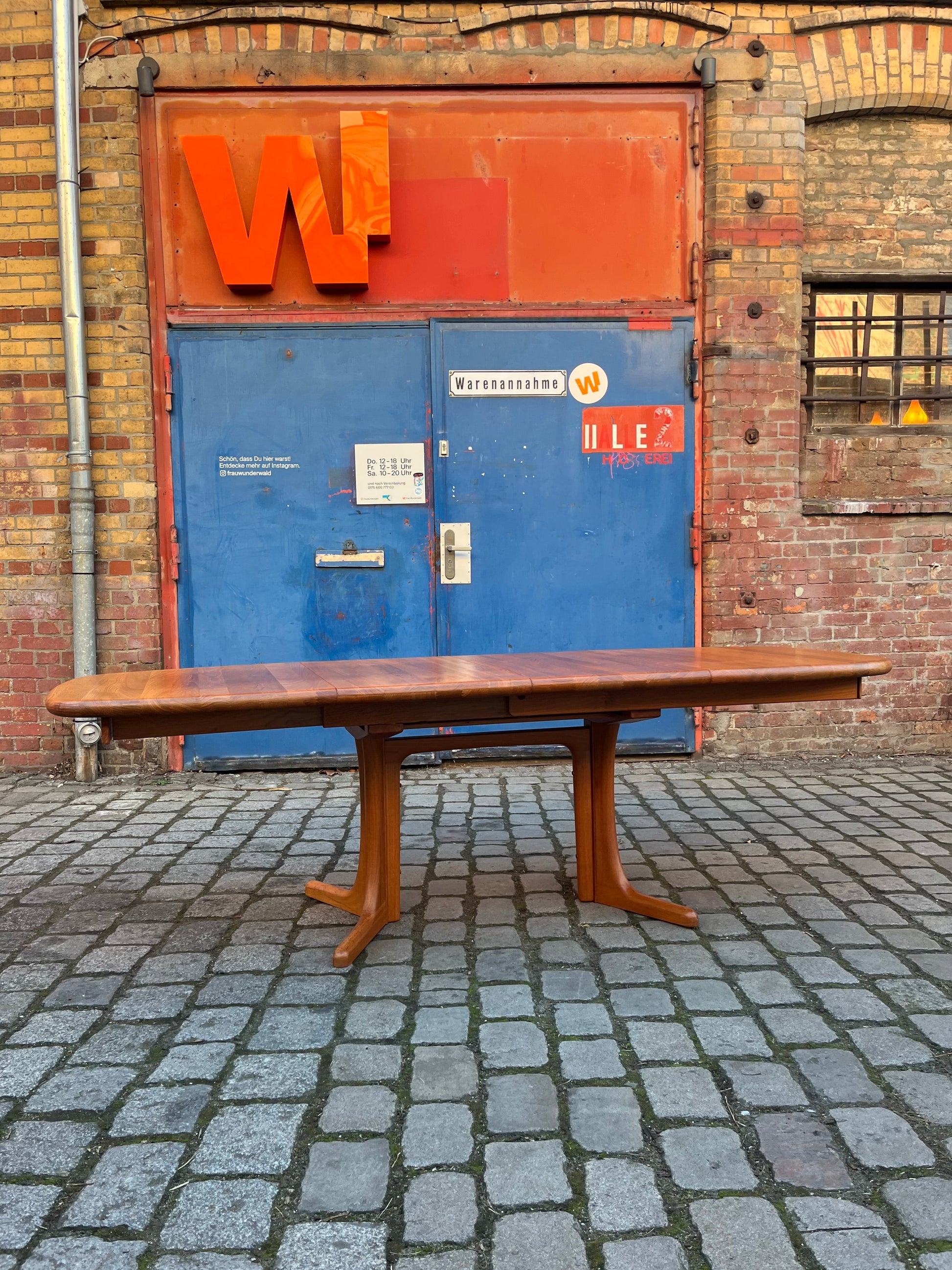 Ausziehbarer Esstisch Teak mit integriertem Fach für Platten