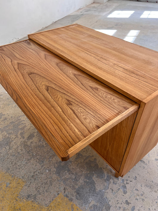 Schrank mit Auszug von Hellerau