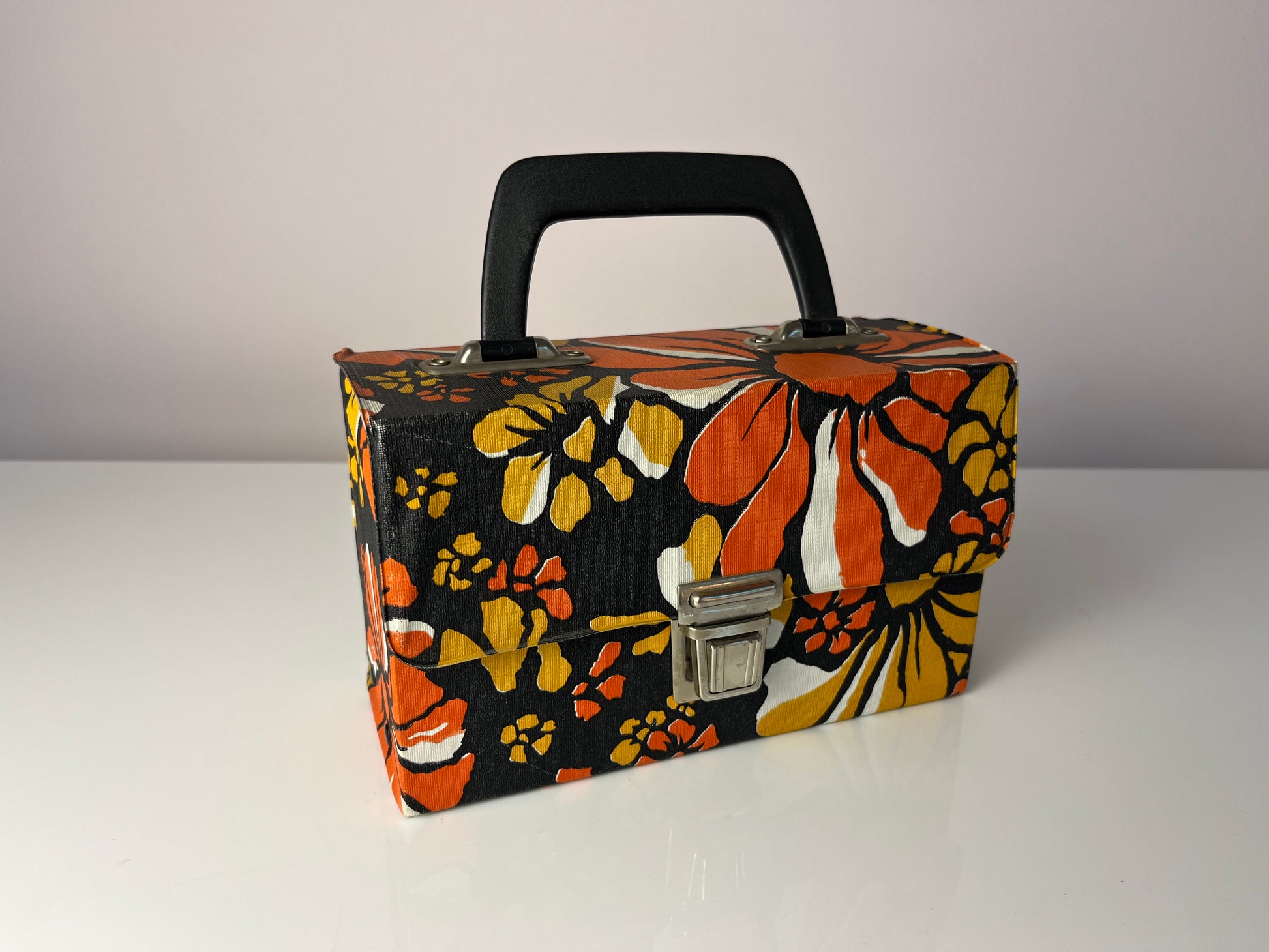 Aufbewahrungsbox für Kassetten orange braun gelb