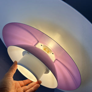 Lamellenlampe weiß lila von Formlight