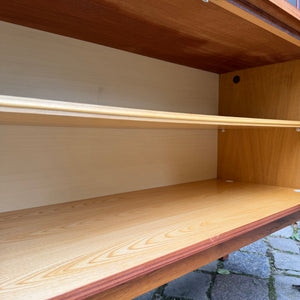 Kleines Sideboard mit Schloss aus Dänemark