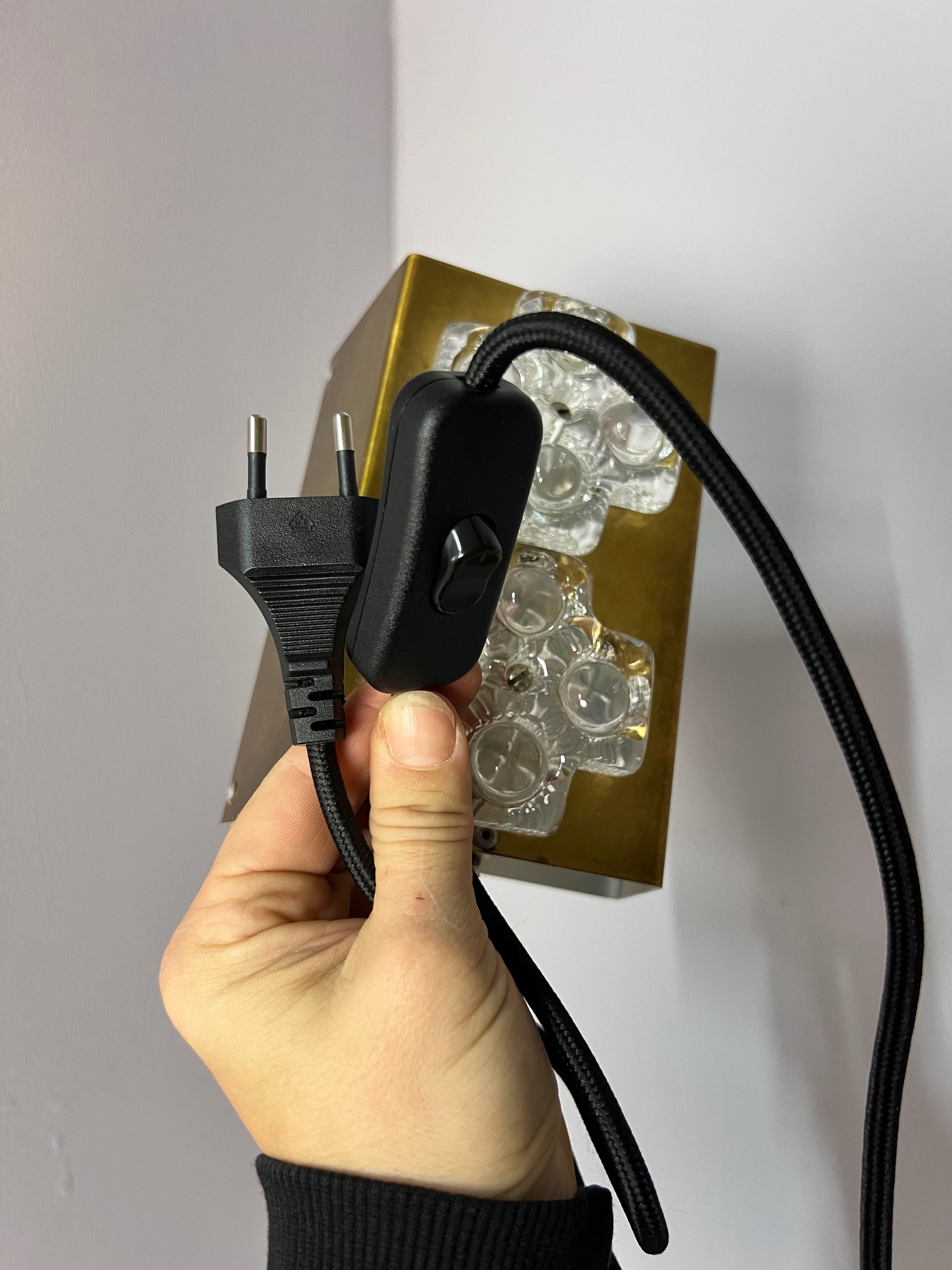 Wandlampe Eisglas & Messing