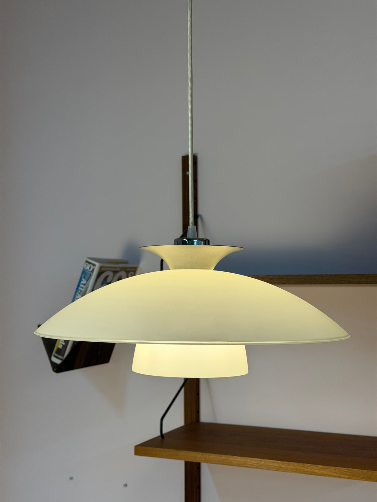 Lamellenlampe Typ T1648 Milchglas von Belid