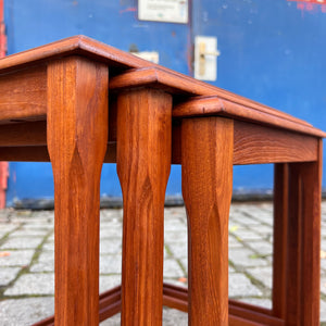 Satztische grau grün Fliesen Teak aus Dänemark