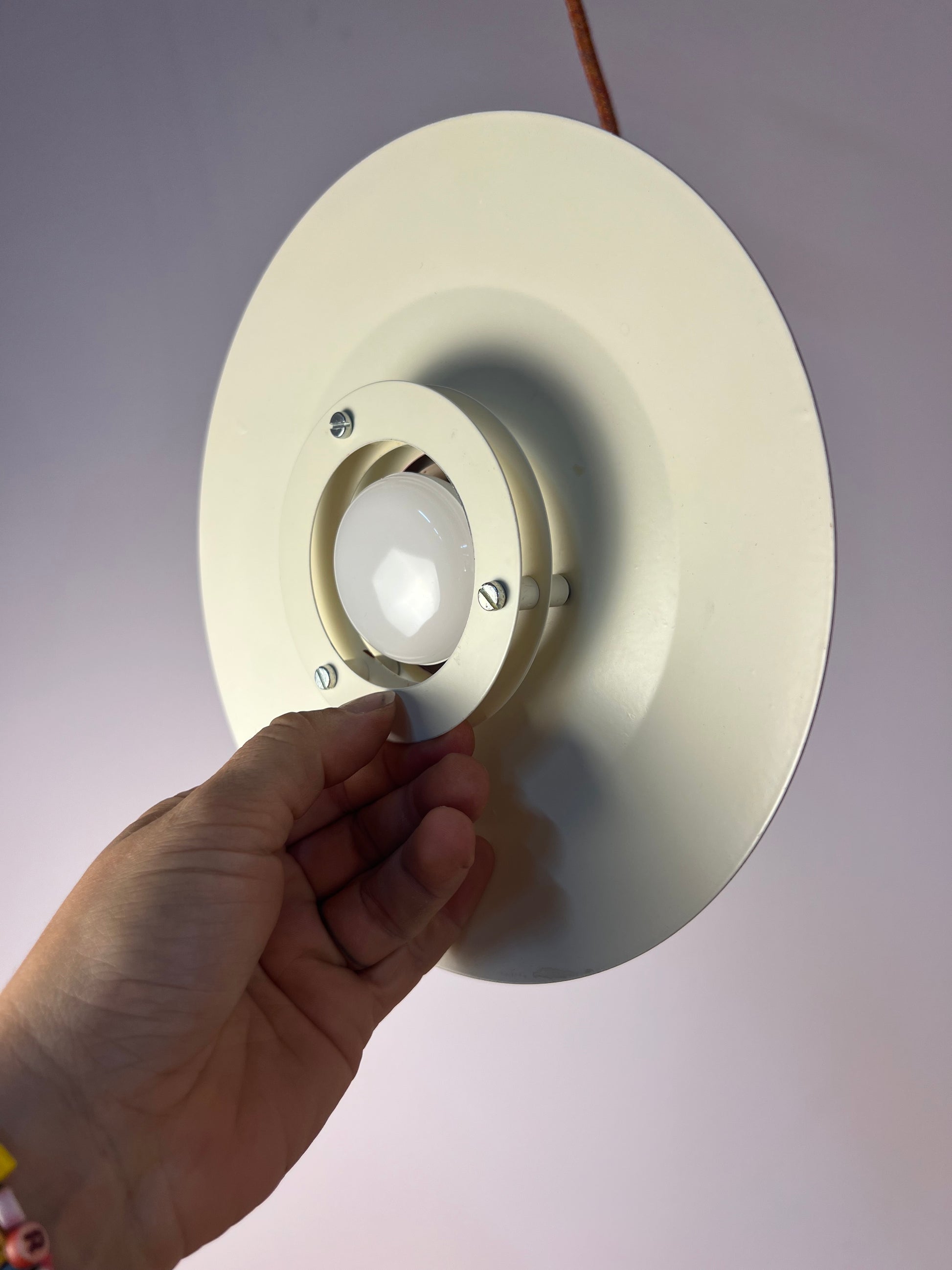 Lamellenlampe Typ 4020 dunkelrot von LYFA