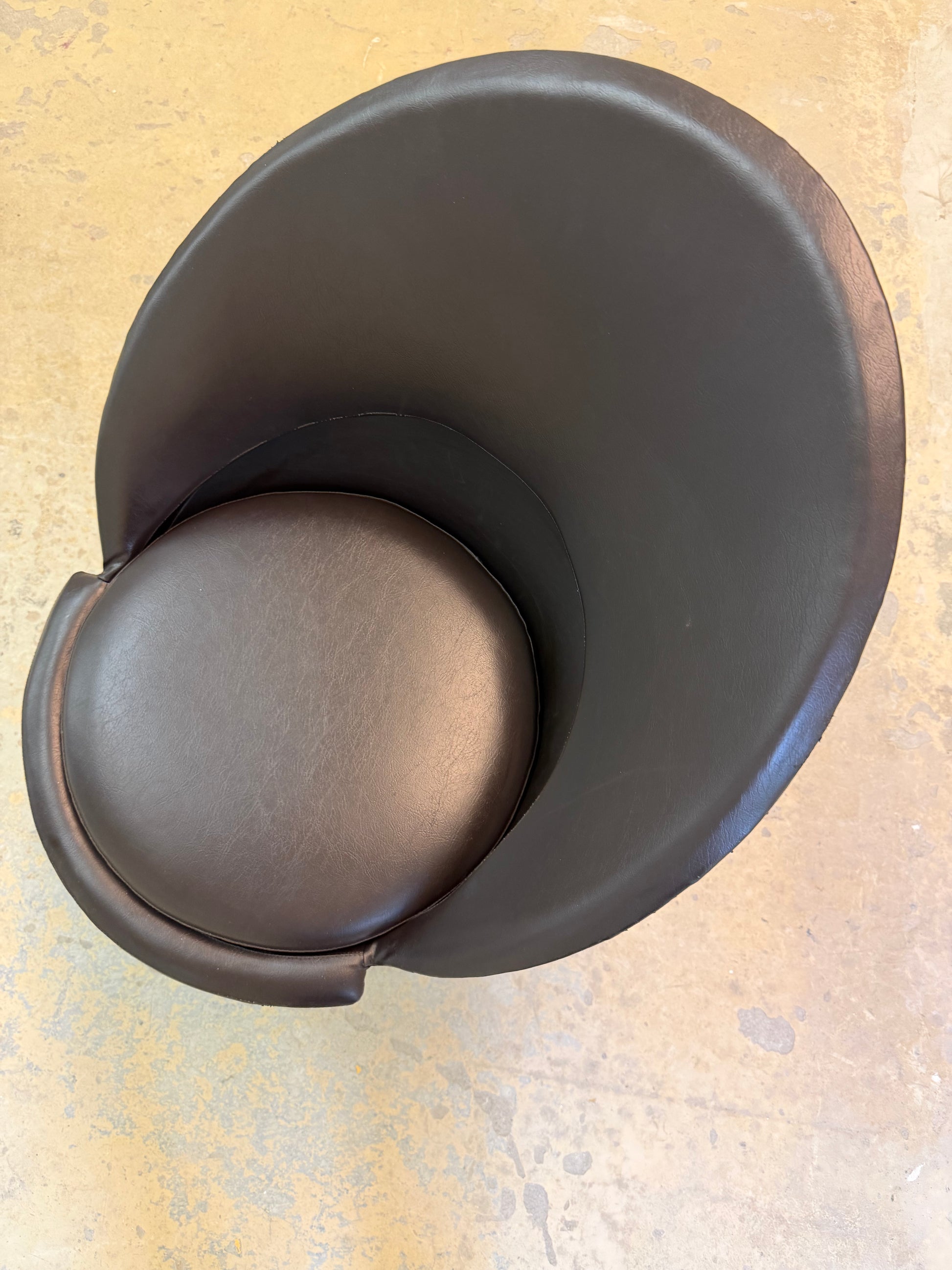 Cone Chair braunes Kunstleder von Verner Panton