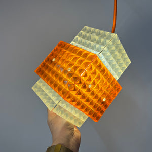 Hängelampe orange weiß mit Wabenstruktur aus der DDR