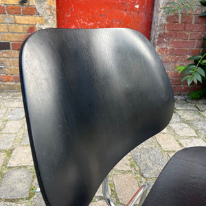 Sessel LCM schwarz Plywood von Ray & Charles Eames