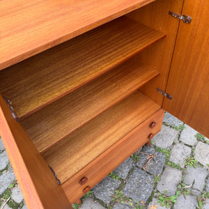 Schrank Teak mit runden Griffen aus Dänemark
