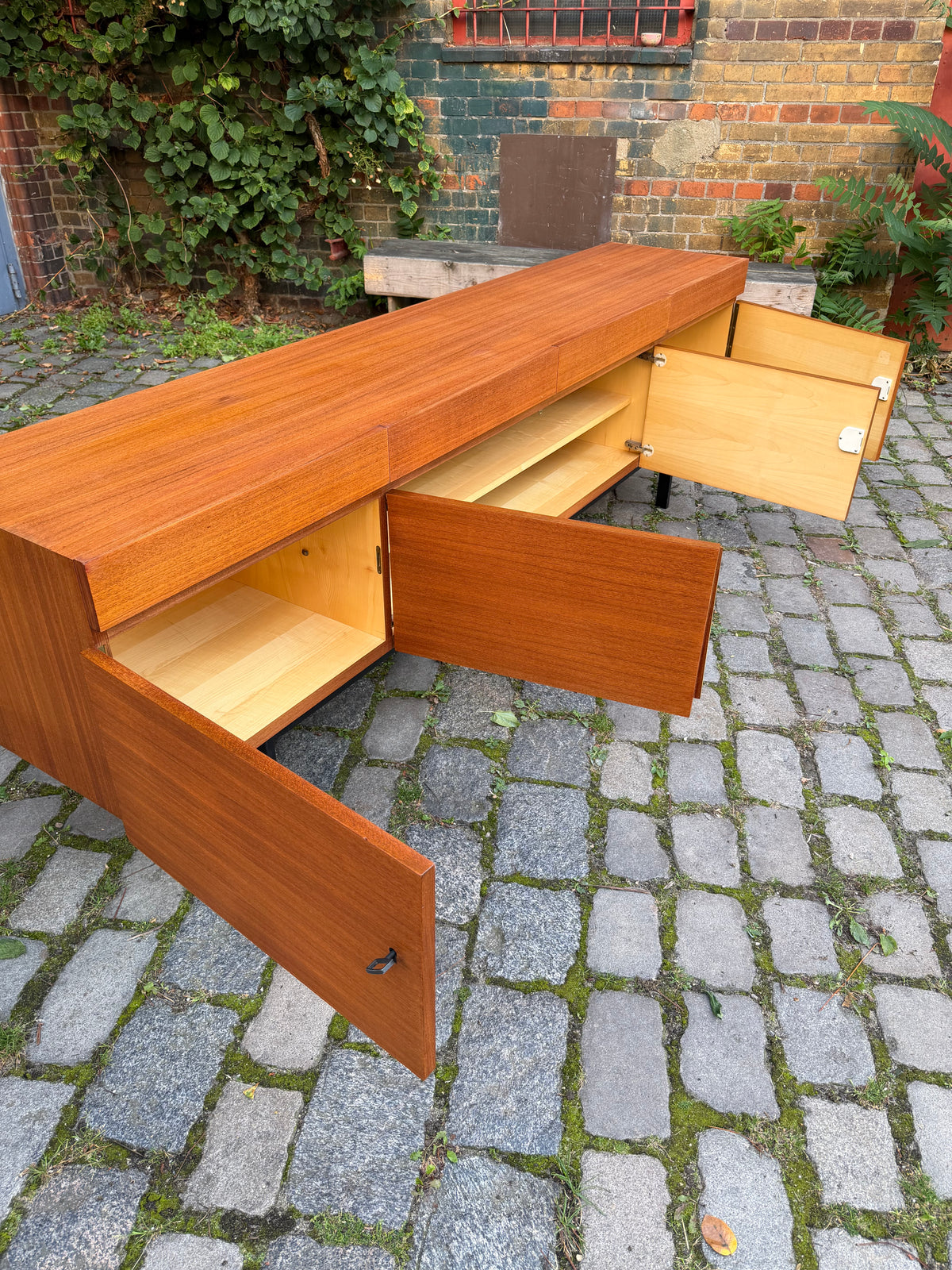 XXL Sideboard Teak mit Schloss aus Deutschland