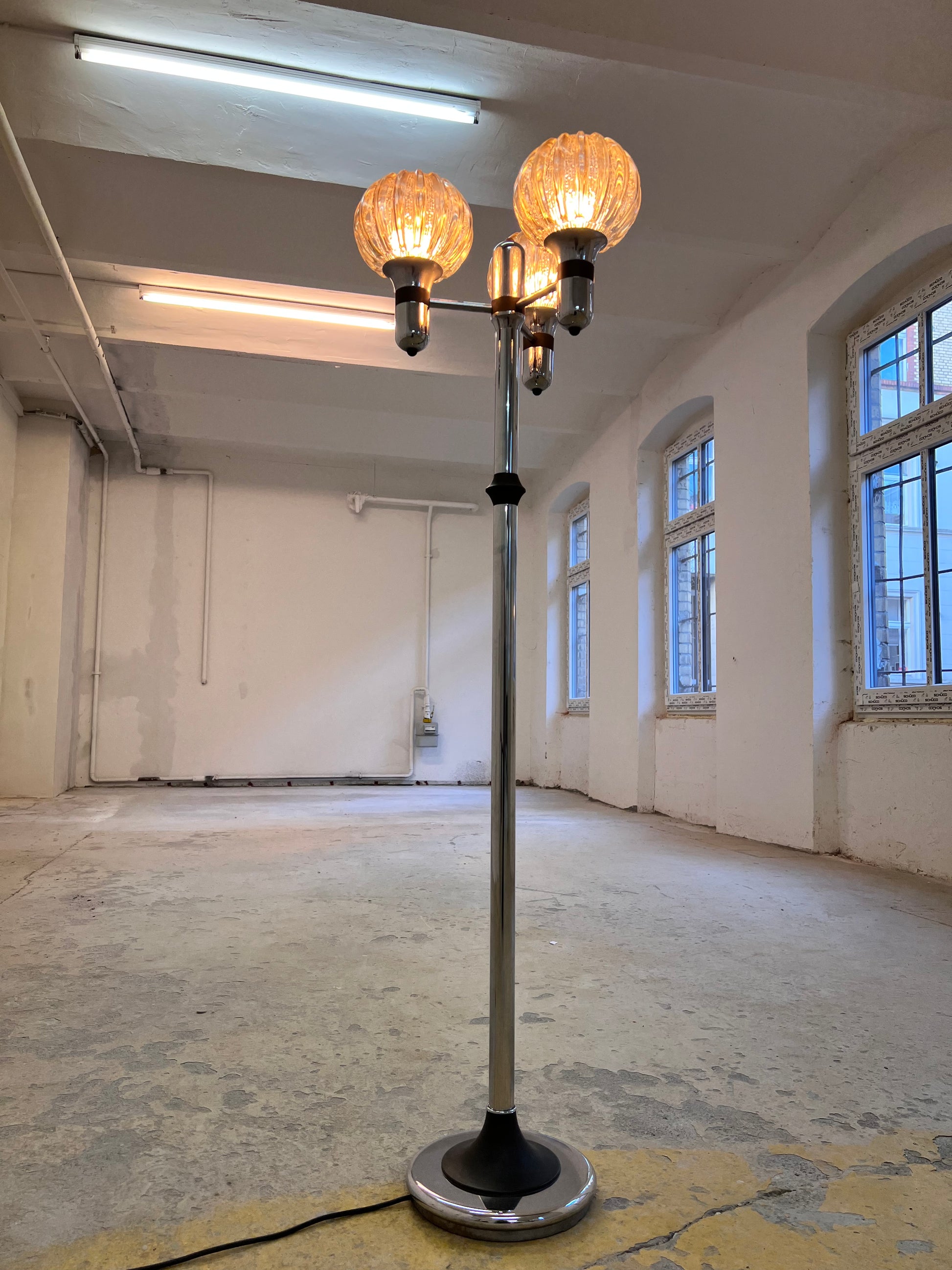 Stehlampe Chrom 70er