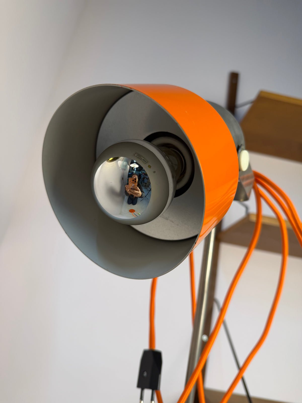 Stehlampe orange Chrom von AKA Werke