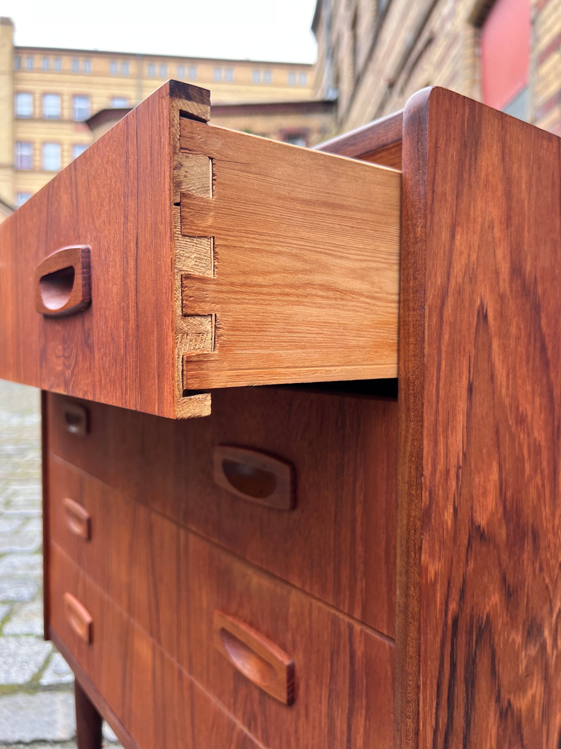 Kommode Teak mit Schloss aus Dänemark