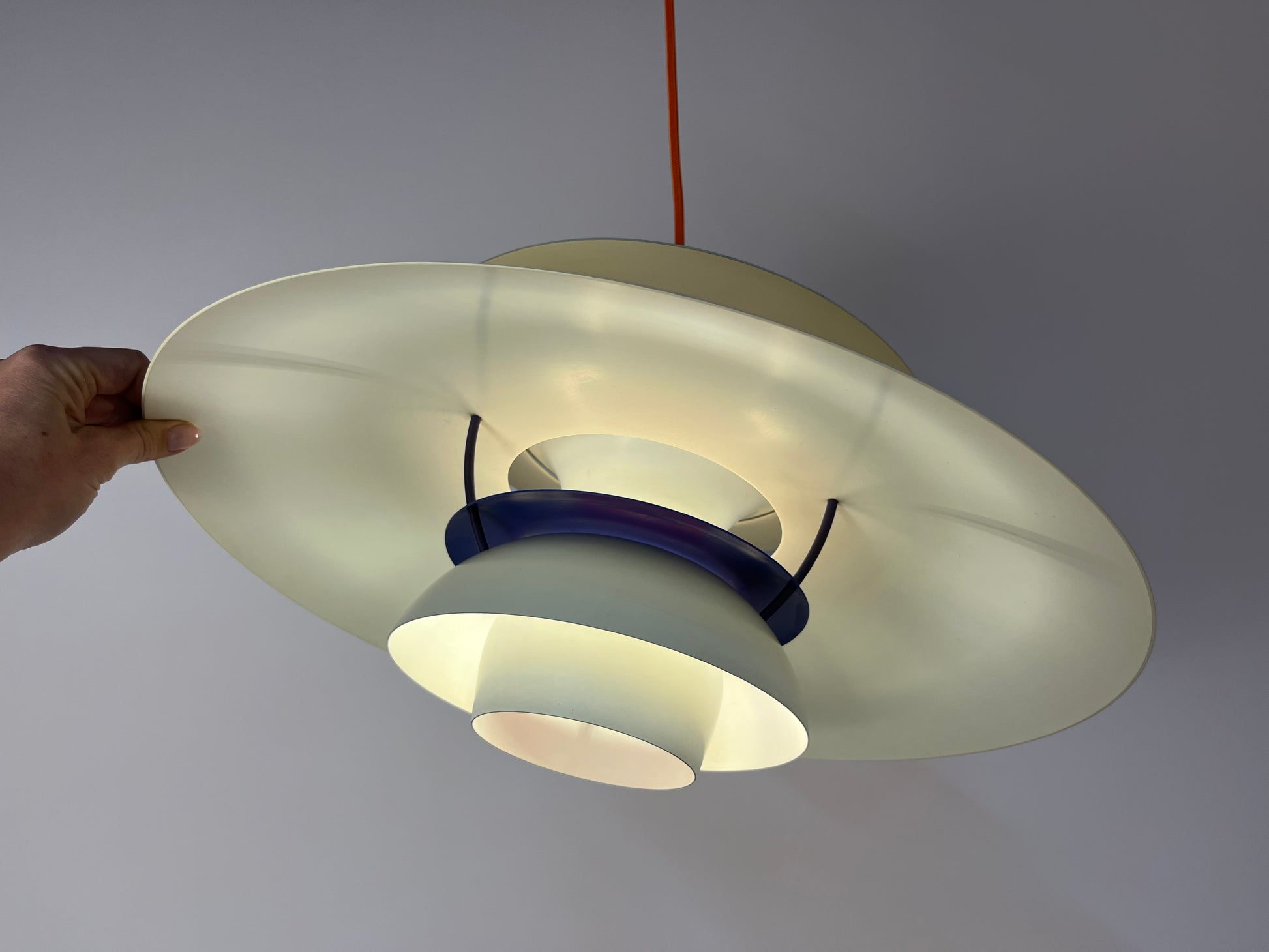 Lamellenlampe PH5 weiß von Poul Henningsen für Louis Poulsen