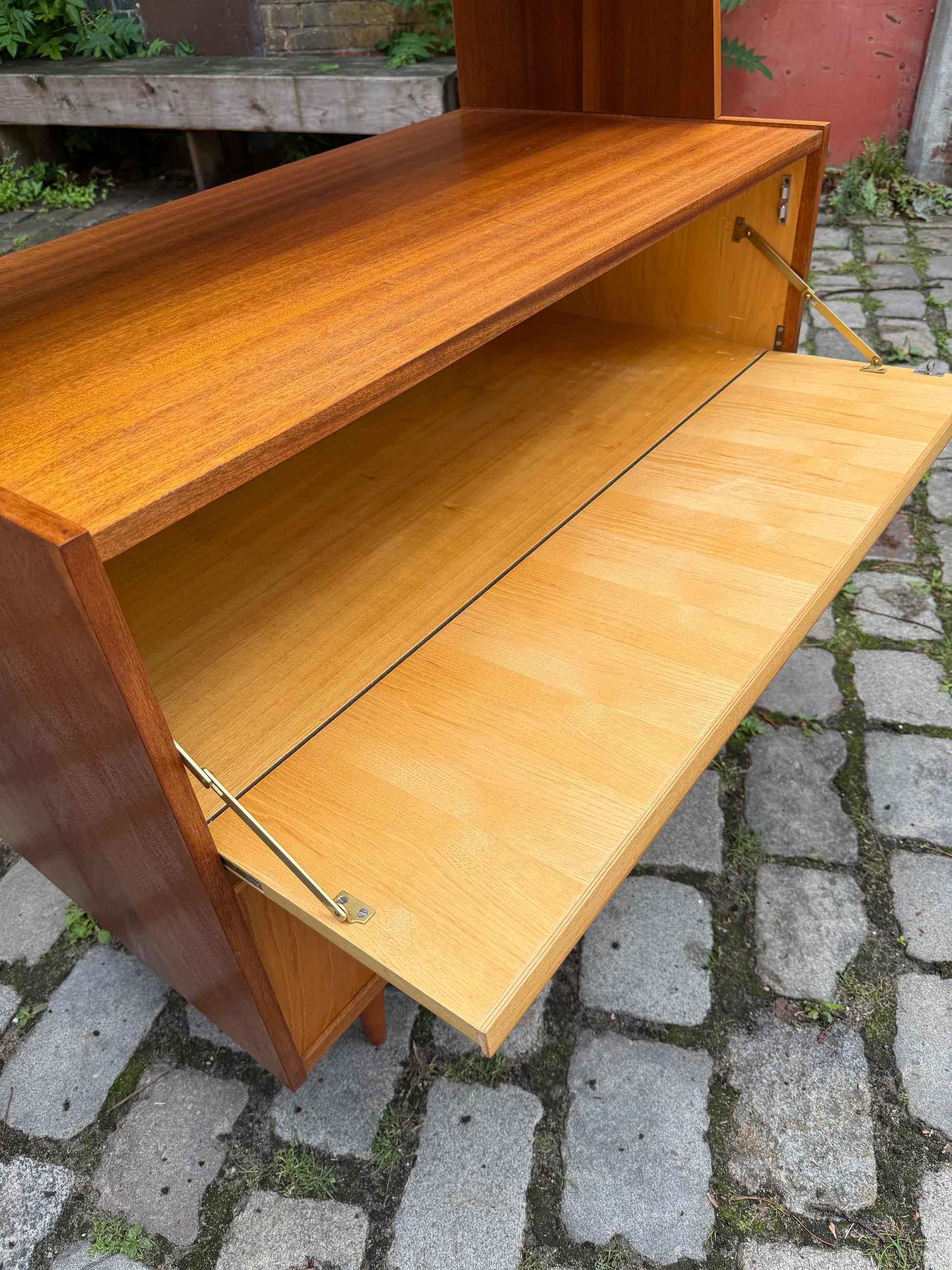 Schrank mit Klappfächern & Vitrine von VEB Möbelindustrie Halle