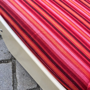 Sessel 70er pink gestreift