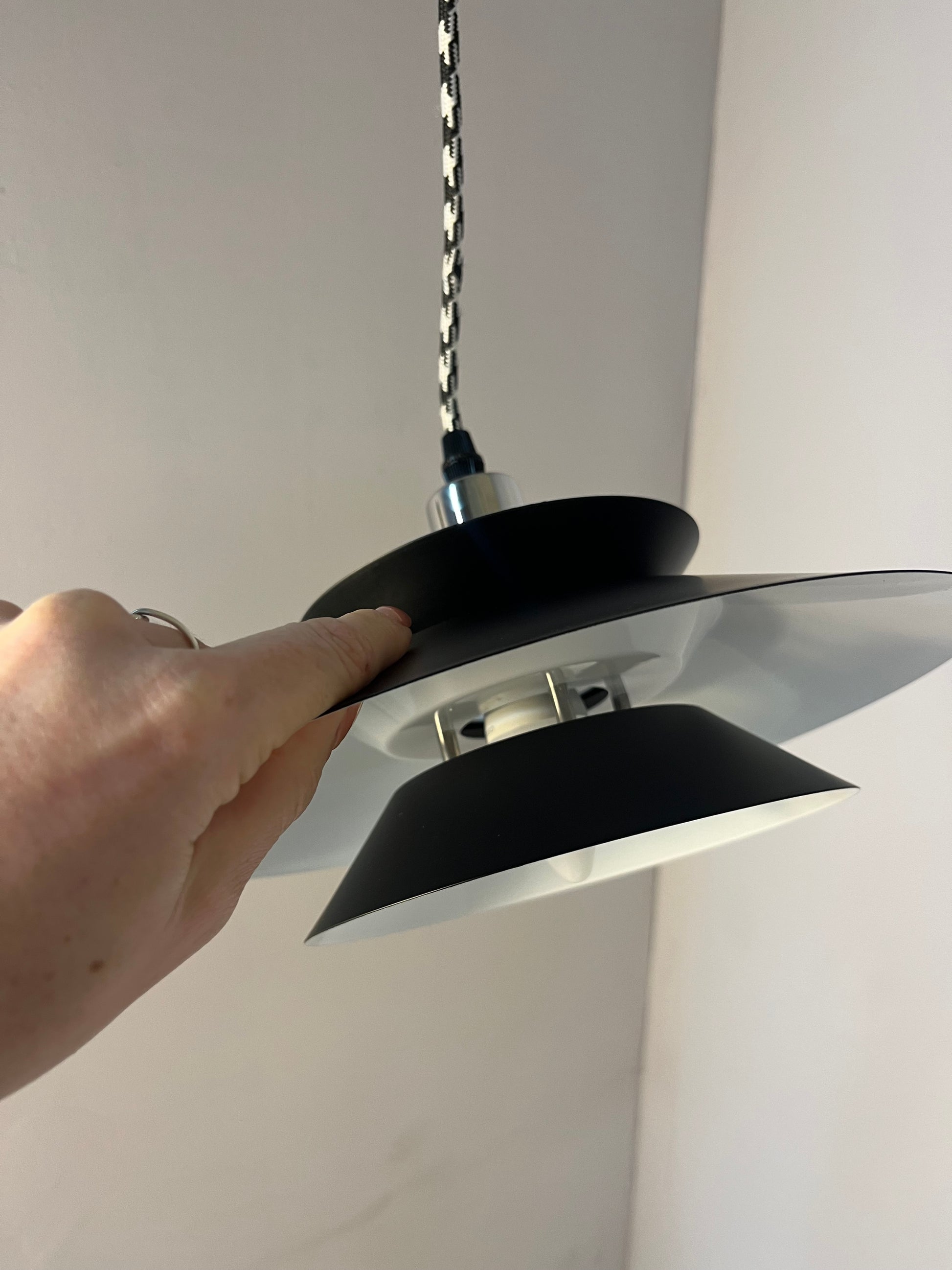 Lamellenlampe schwarz aus Dänemark