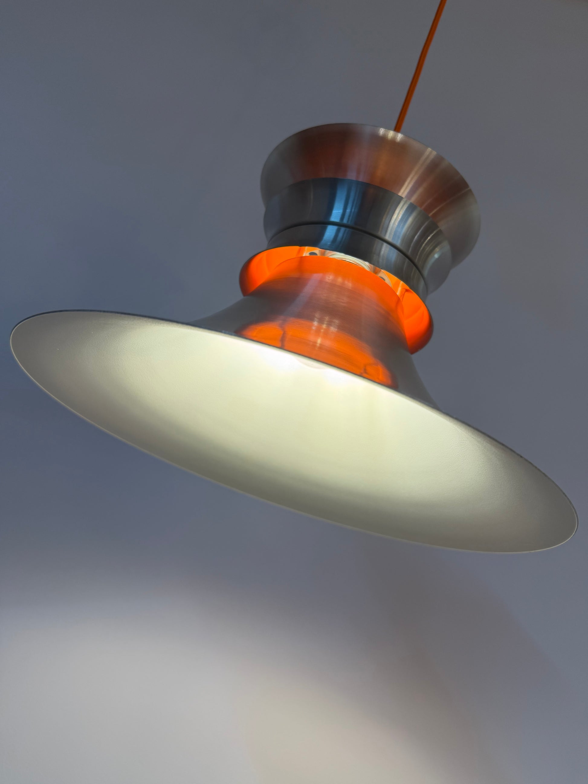 Hängelampe silber orange aus Dänemark