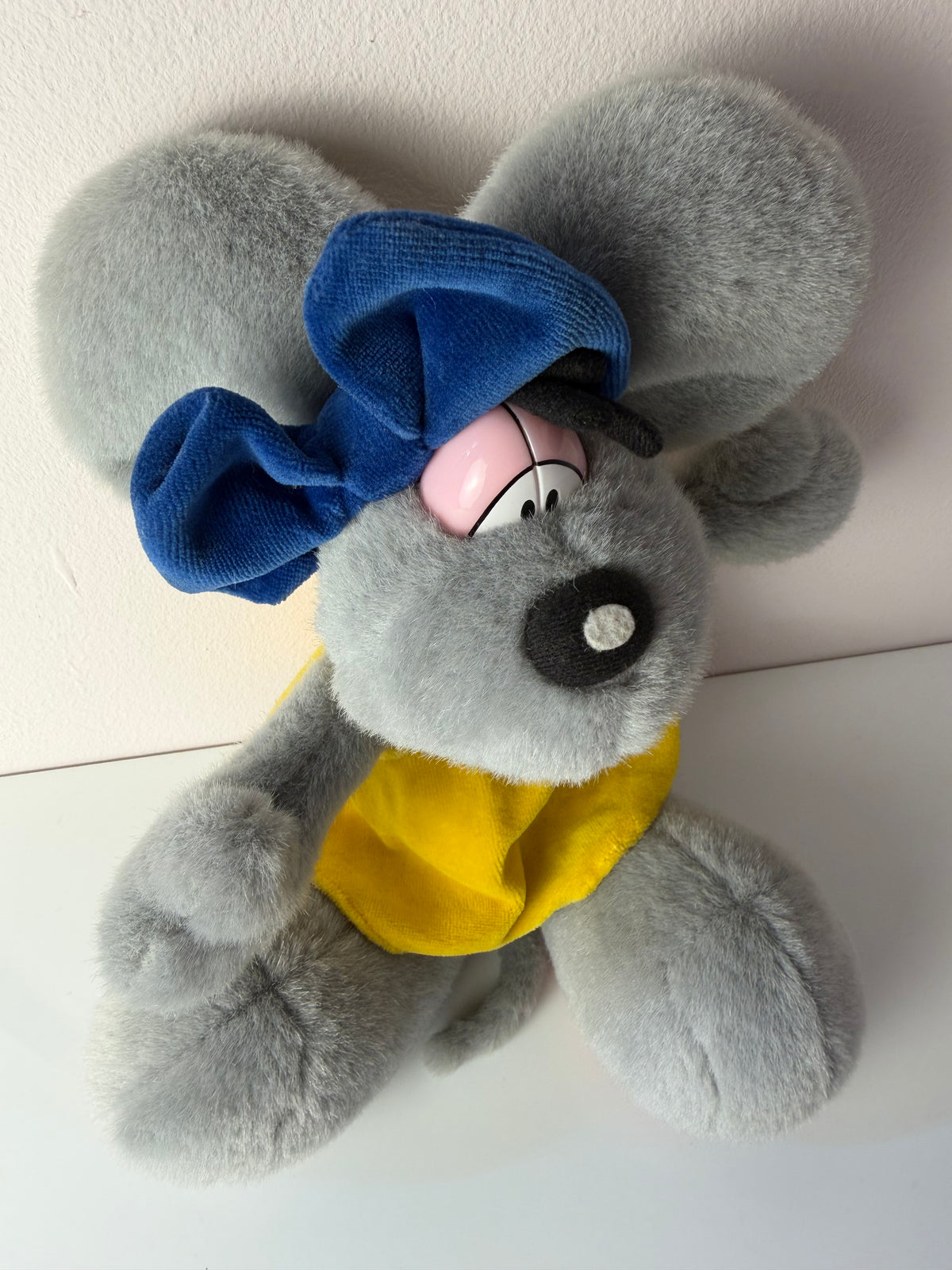 Diddlina Maus mit gelbem Kleid von Thomas Goletz