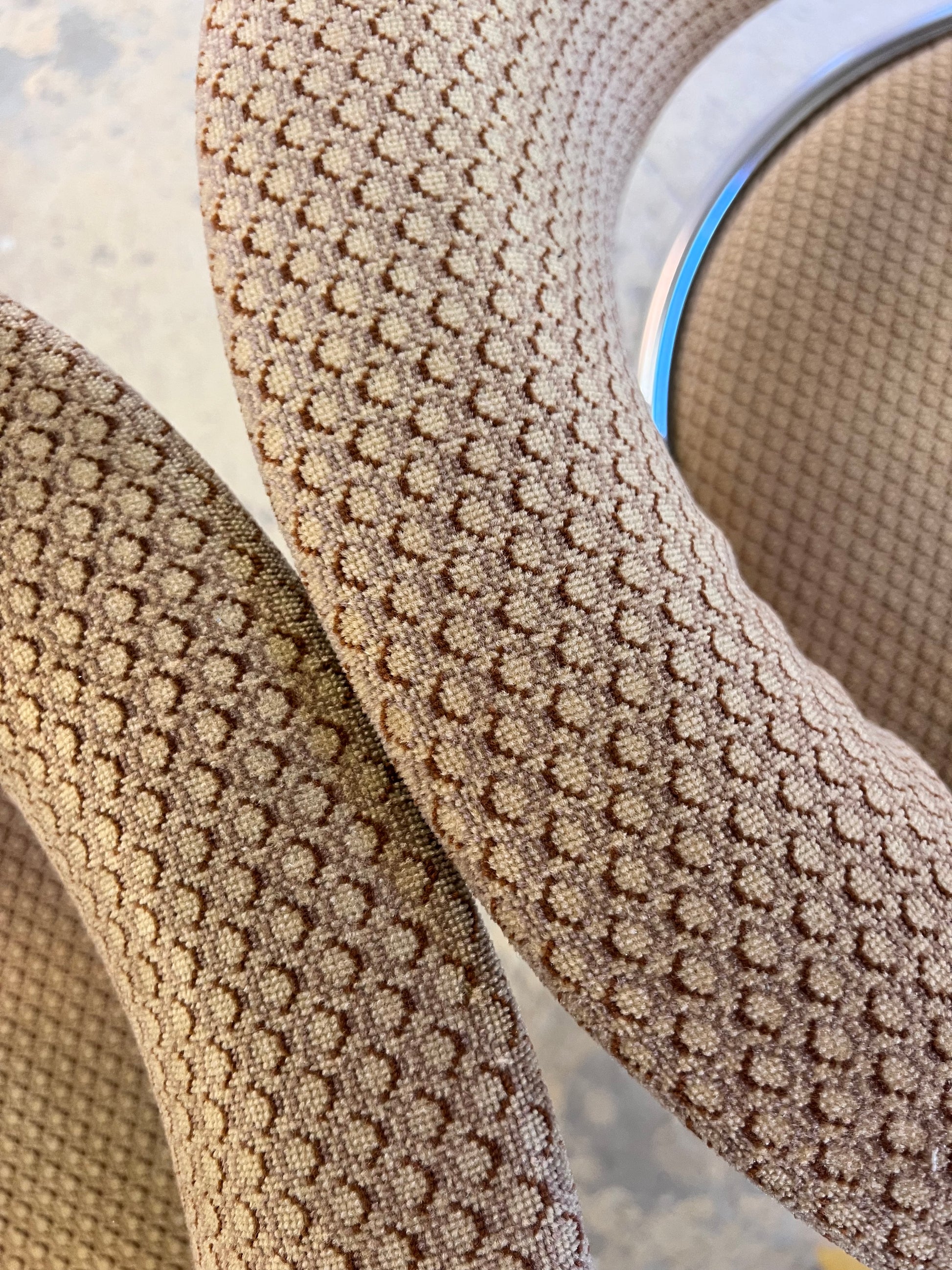Freischwinger beige Chrom von Giotto Stoppino - mit kleinen Gebrauchsspuren