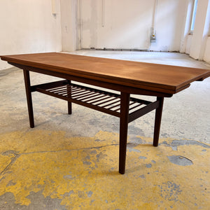 Ausziehbarer Couchtisch Teak mit Ablage