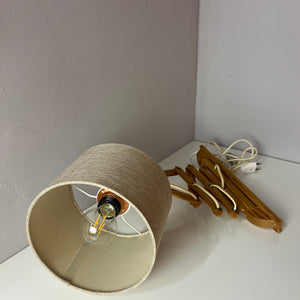 Scherenlampe beige Holz von Le Klint