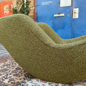 Liegesessel neu gepolstert moosgrün Bouclé aus Italien