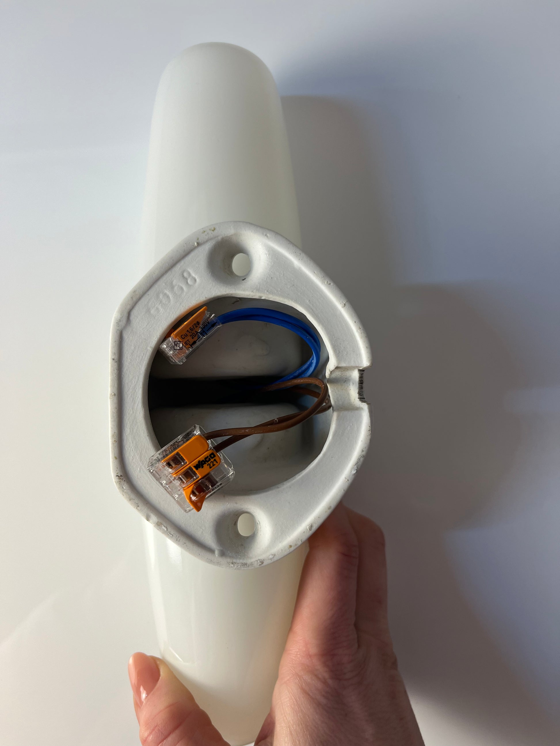 Wandlampe Modell 6068 weiß von Wilhelm Wagenfeld für Lindner