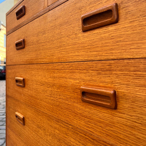 Tallboy Kommode Eiche mit Doppelgriffen von Holger Jensen für FDB Møbler