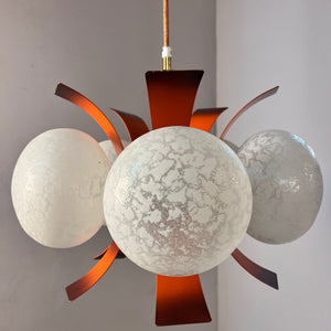 Kronleuchter weiß orange von Richard Essig