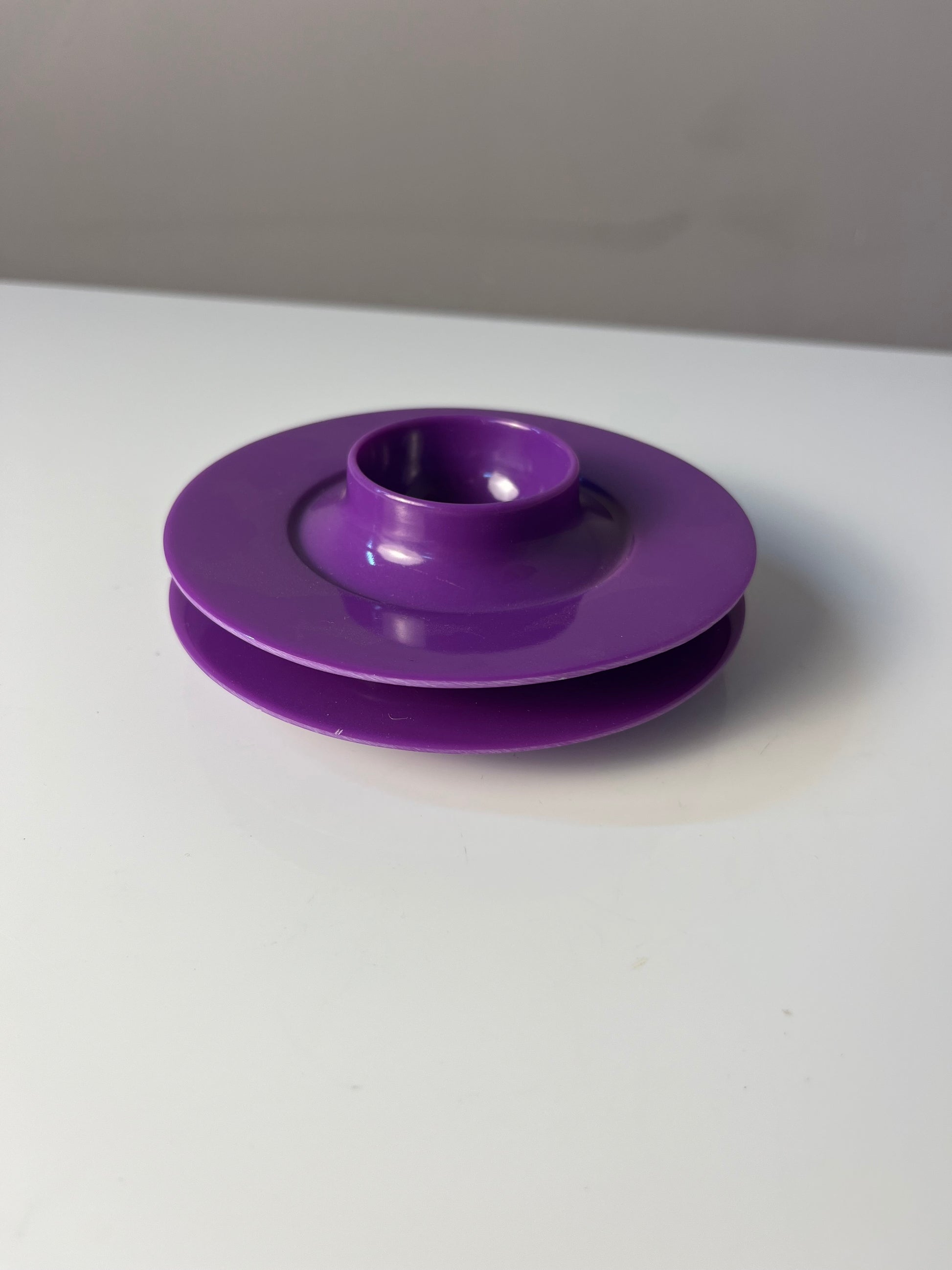 Set: 2x Eierbecher lila stapelbar