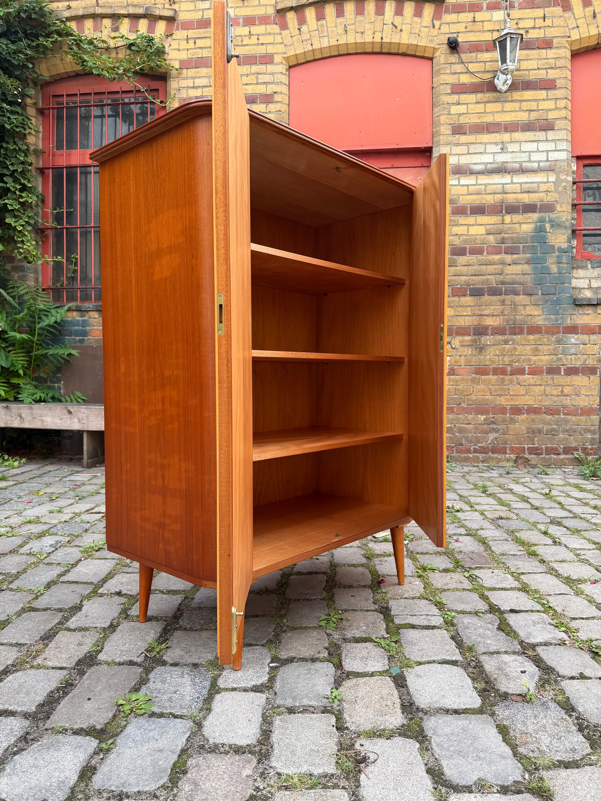 Wäscheschrank Ahorn & Nussbaum aus Deutschland