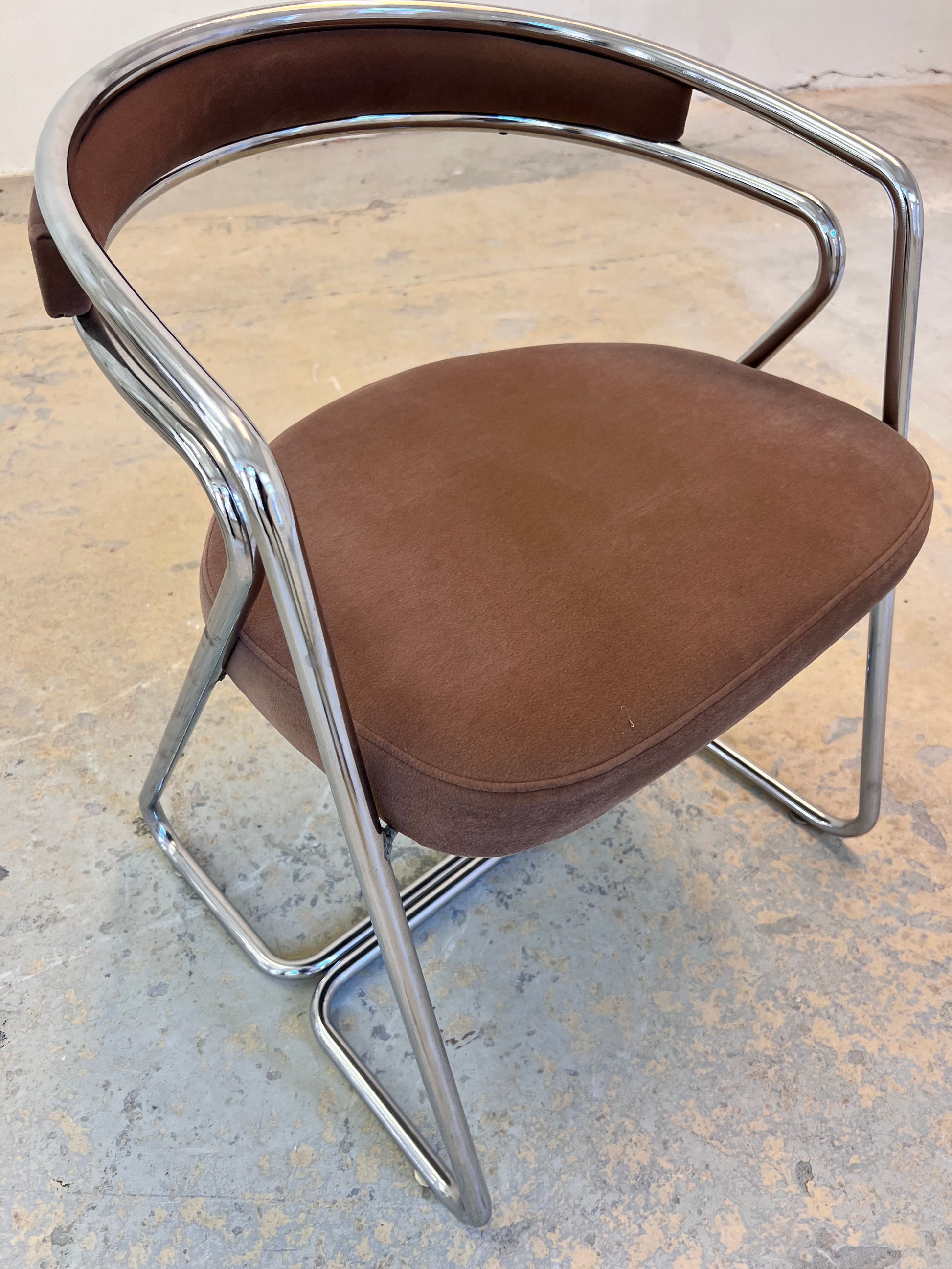 Set: 4x Polsterstuhl Chrom mit braunem Velour