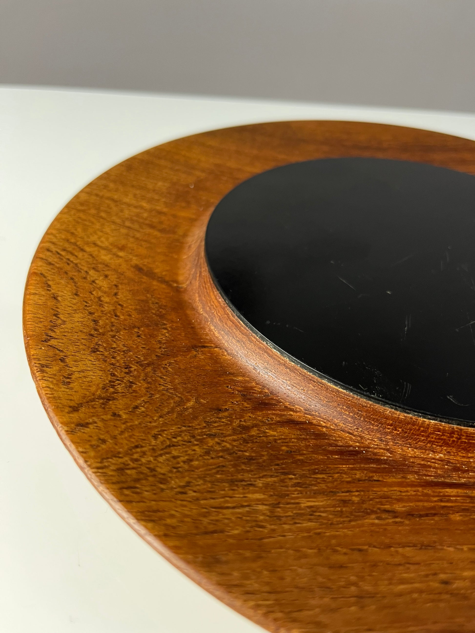 Käseglocke und Teakbrett aus Dänemark