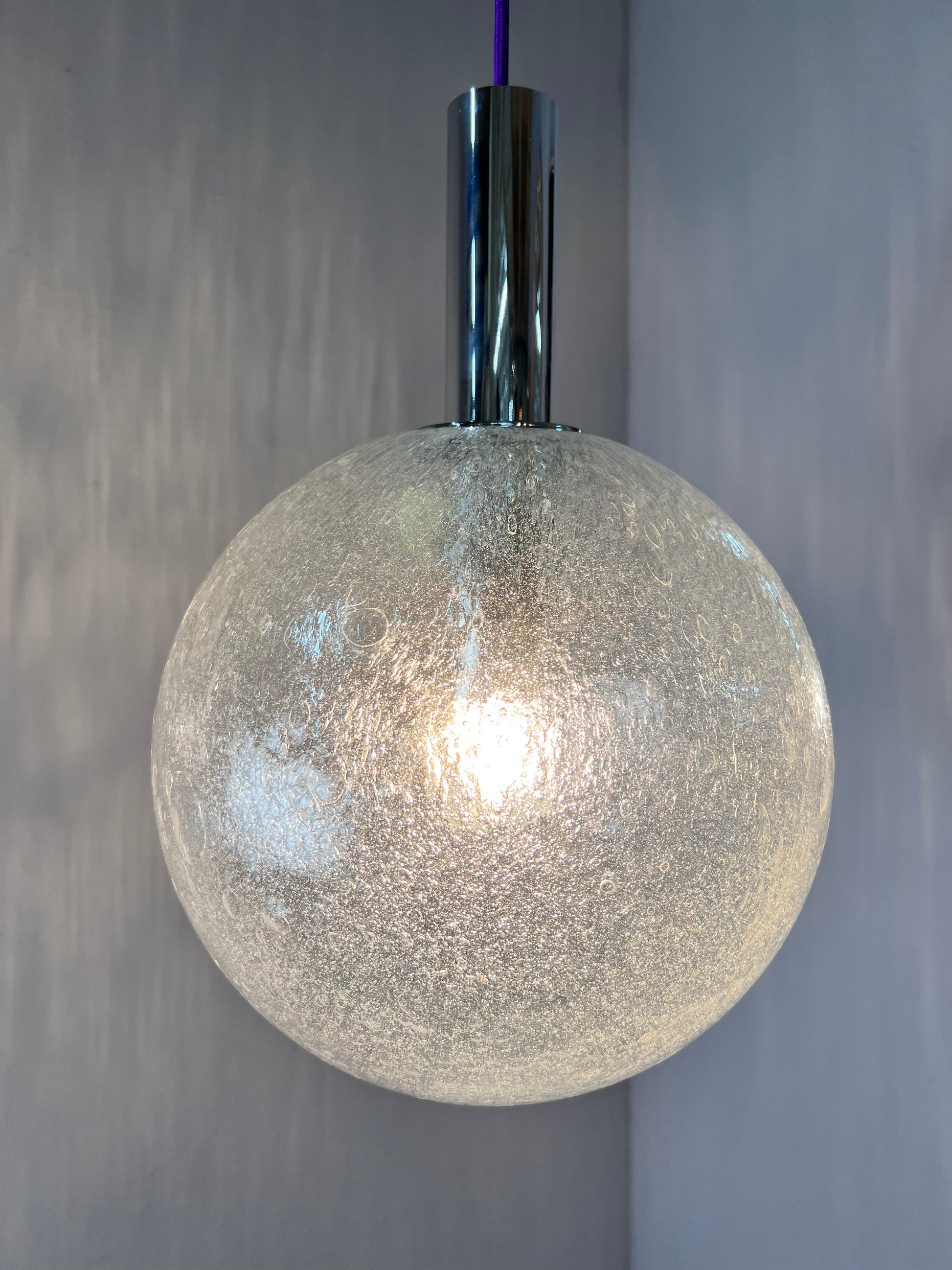 Hängelampe Größe L Einschlussglas Chrom von Doria