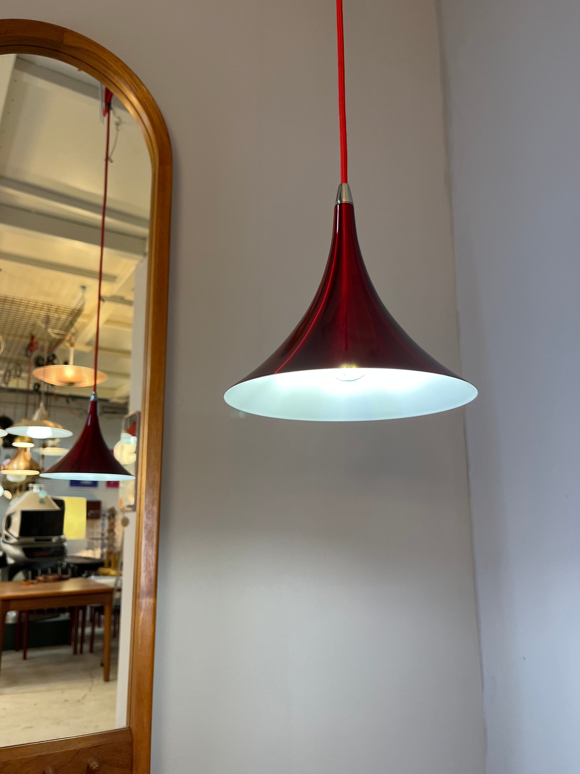 Trompetenlampe rot von Rada Darø