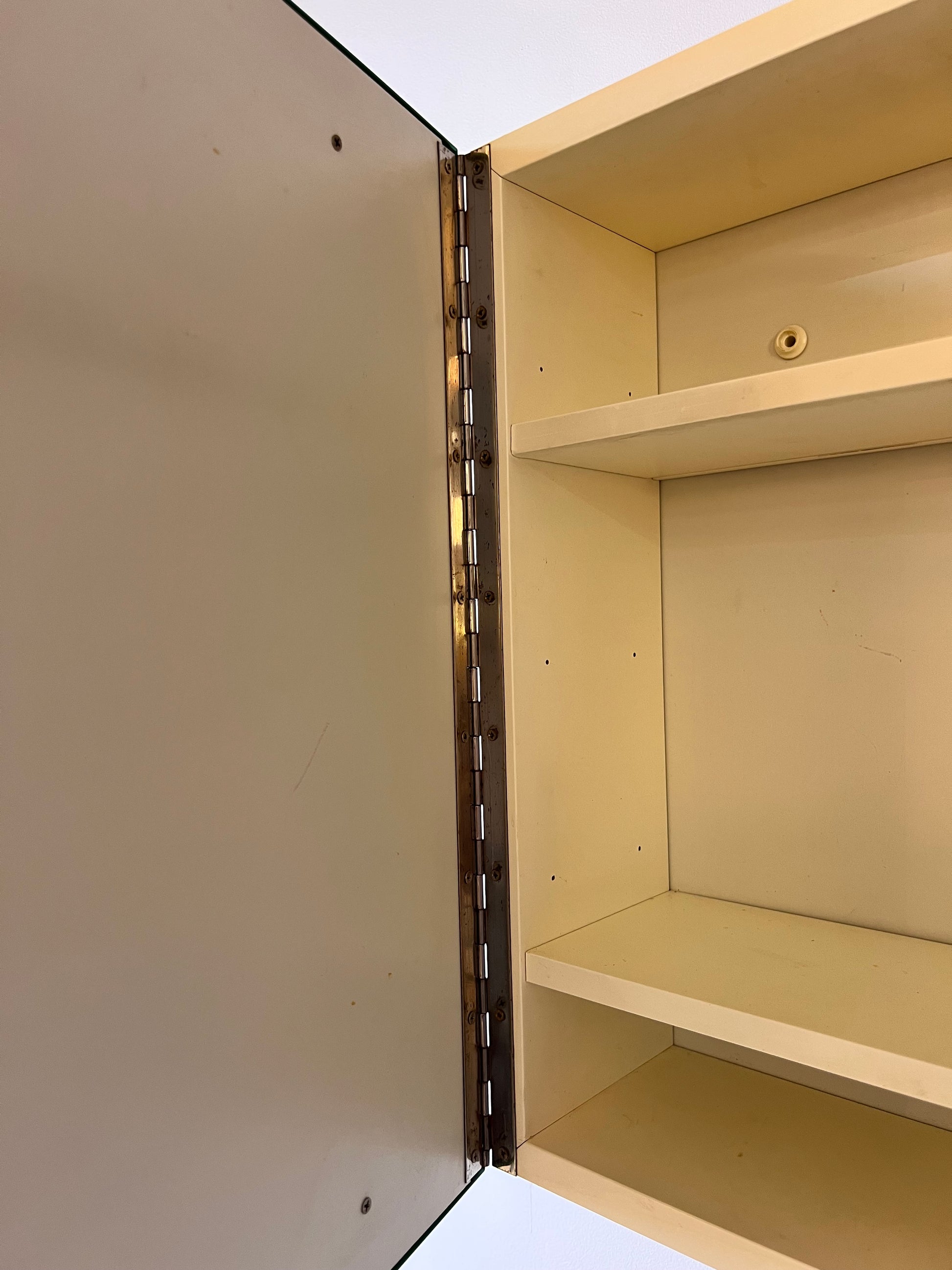 Spiegelschrank Quadrat grün von Hammarplast