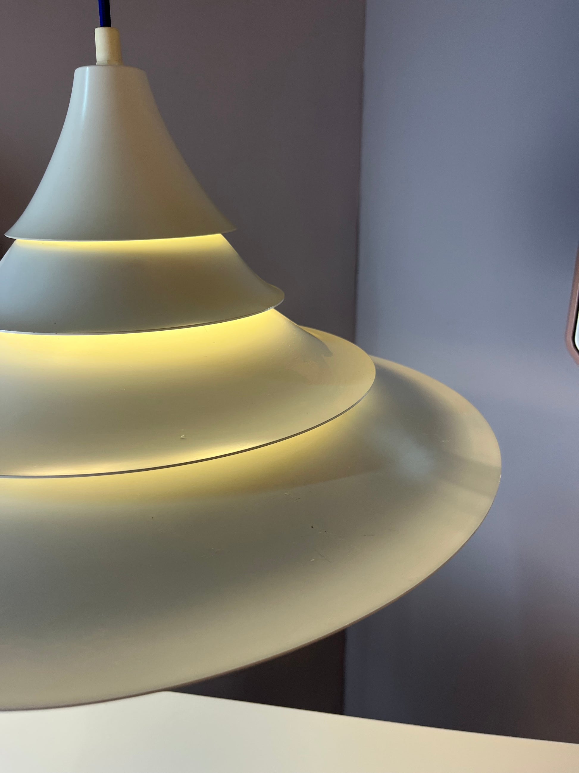 Hängelampe Pagode weiß von Ricardoni für Nordisk Solar