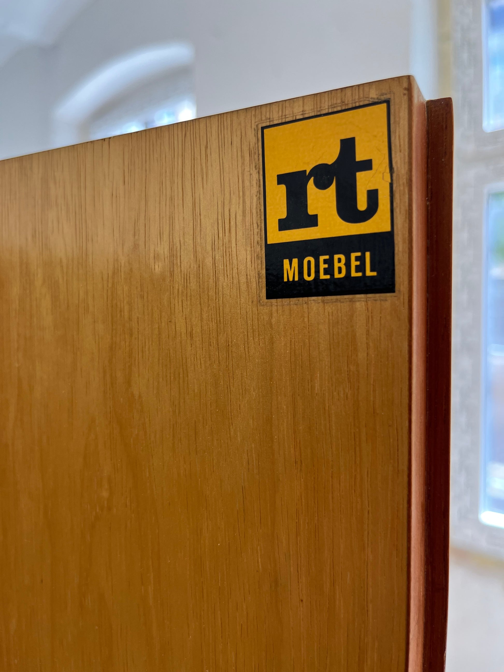 Großer Kleiderschrank Teak von rt Möbel