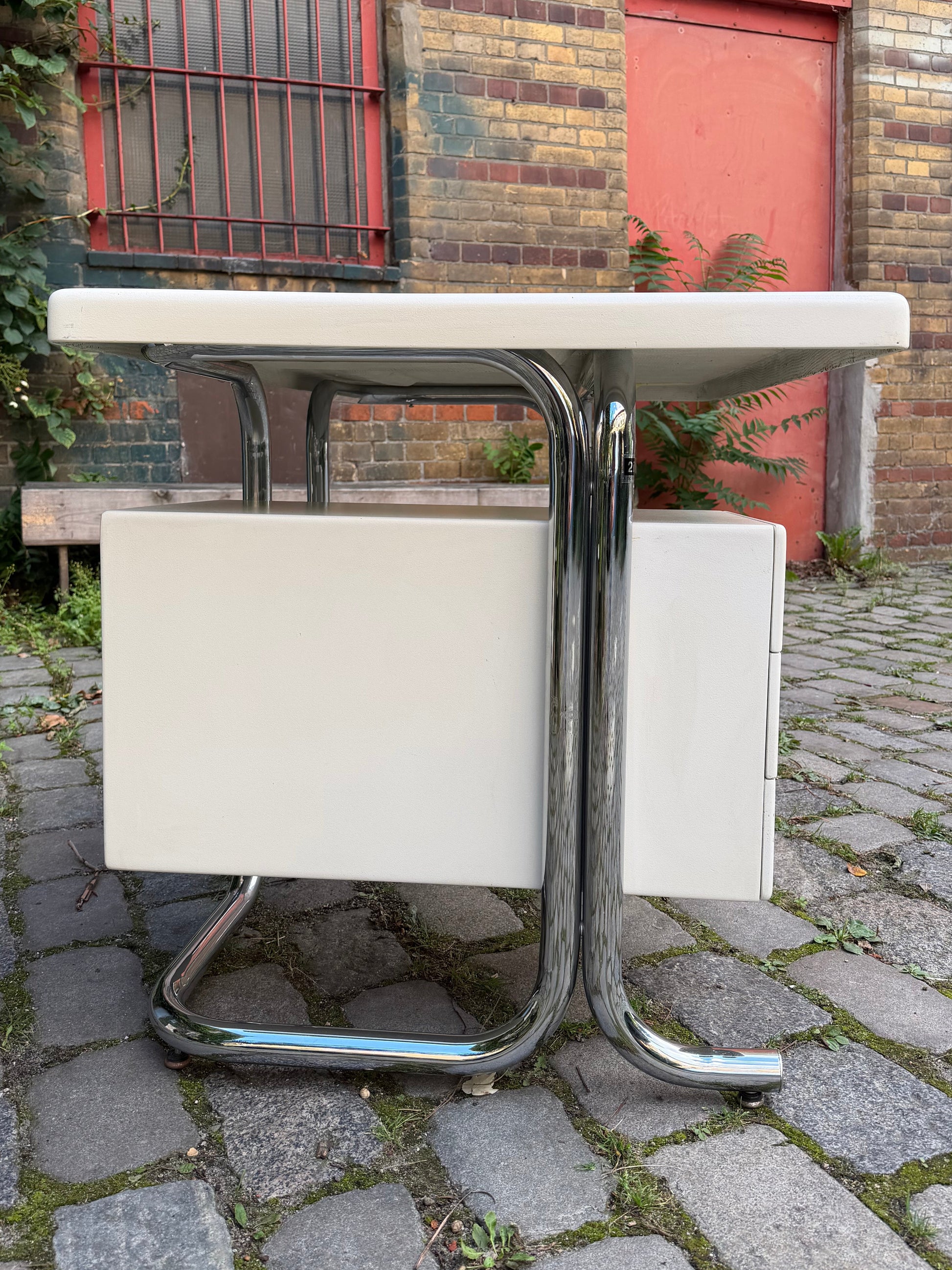 Schreibtisch weiß Fiberglas Chrom von 2 INN Lissone
