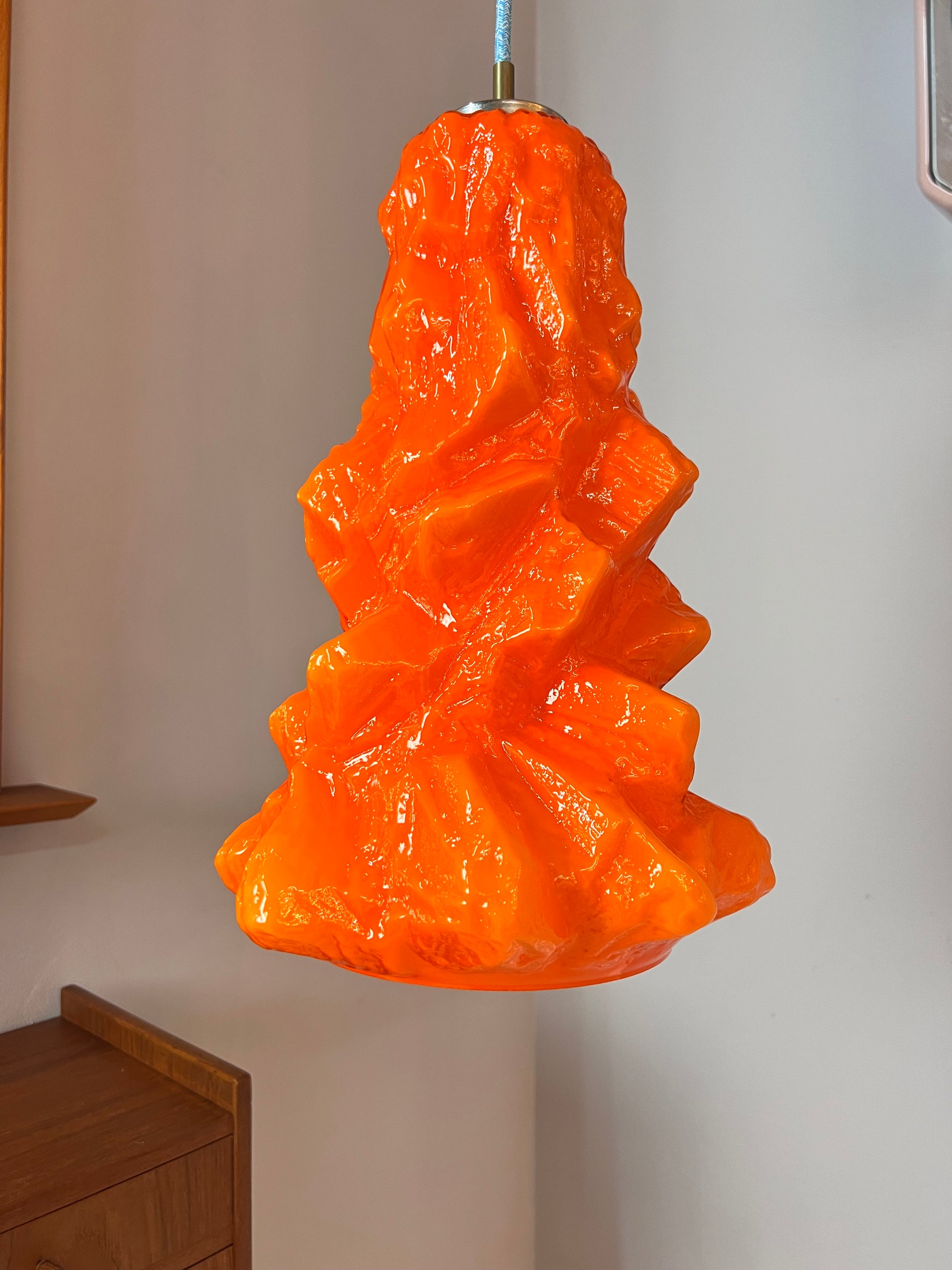 Hängelampe „Alaska“ groß orange von Peill & Putzler