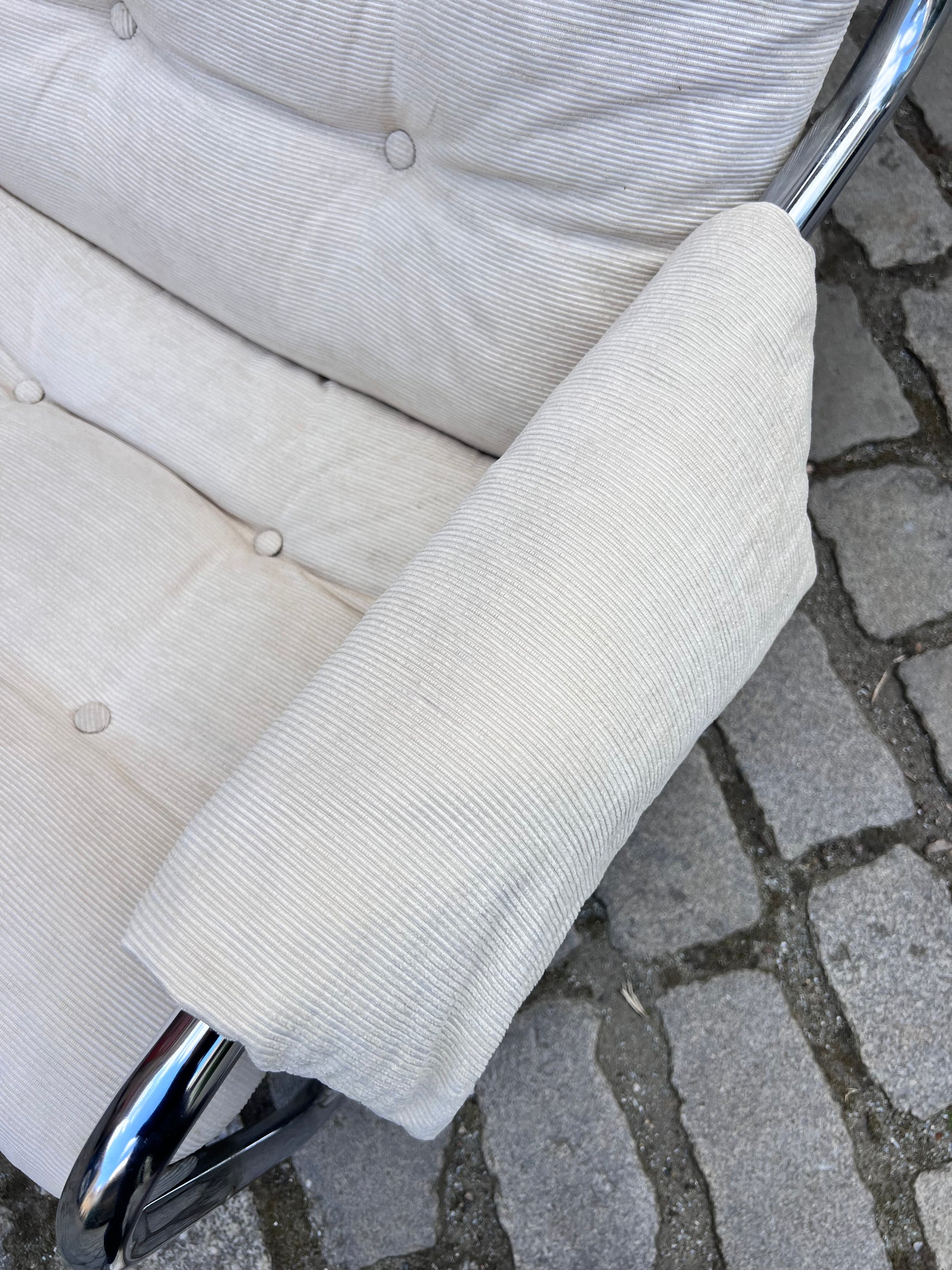 Sessel beige Kord Chromgestell